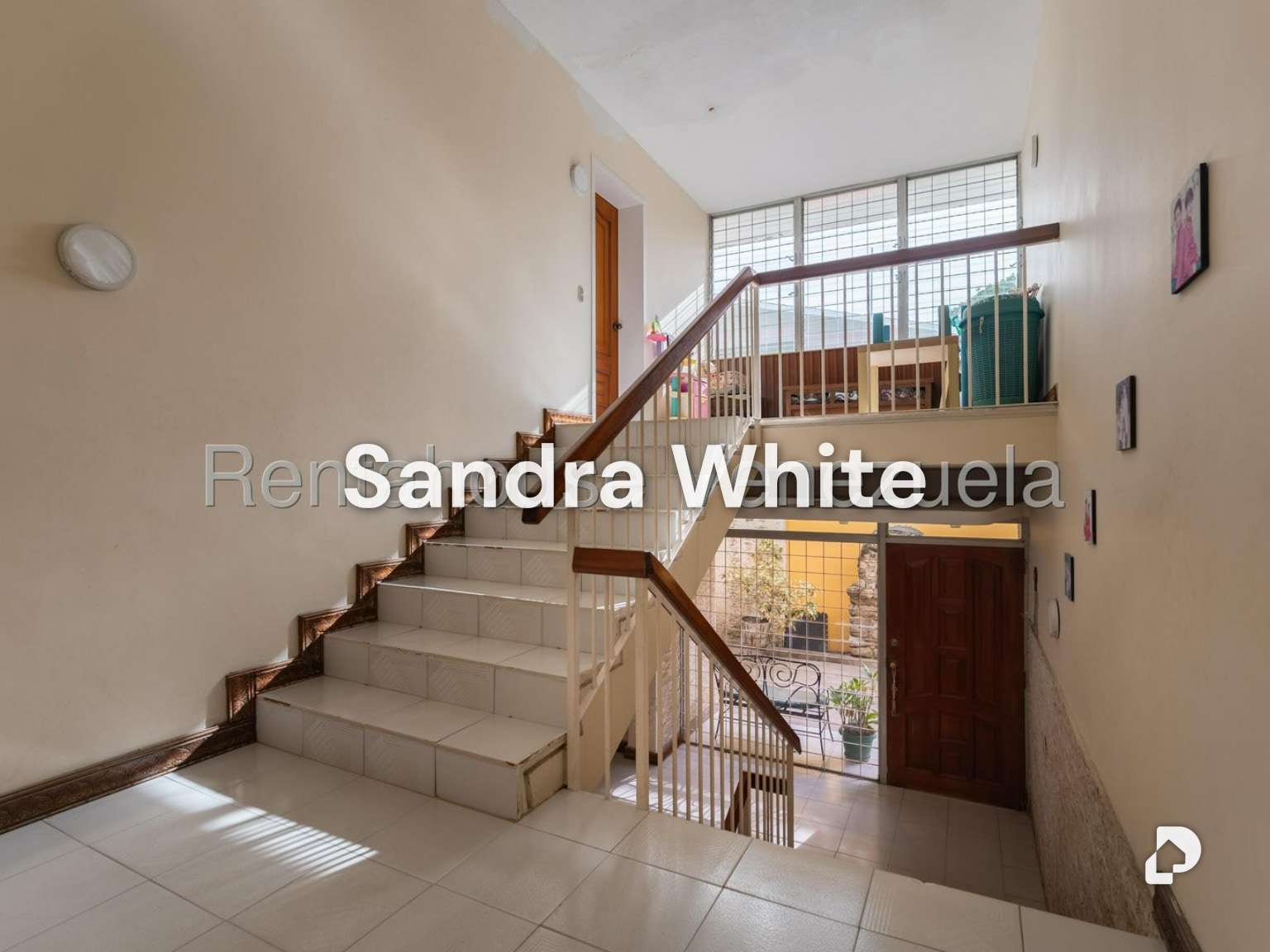 Casa en Prados del Este. 27-4428, Caracas – 10
