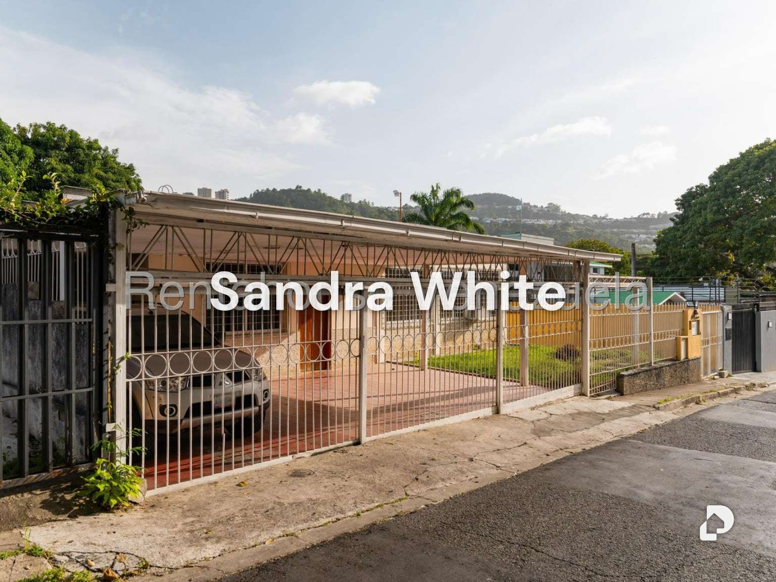 Casa en Prados del Este. 27-4428, Caracas – 27