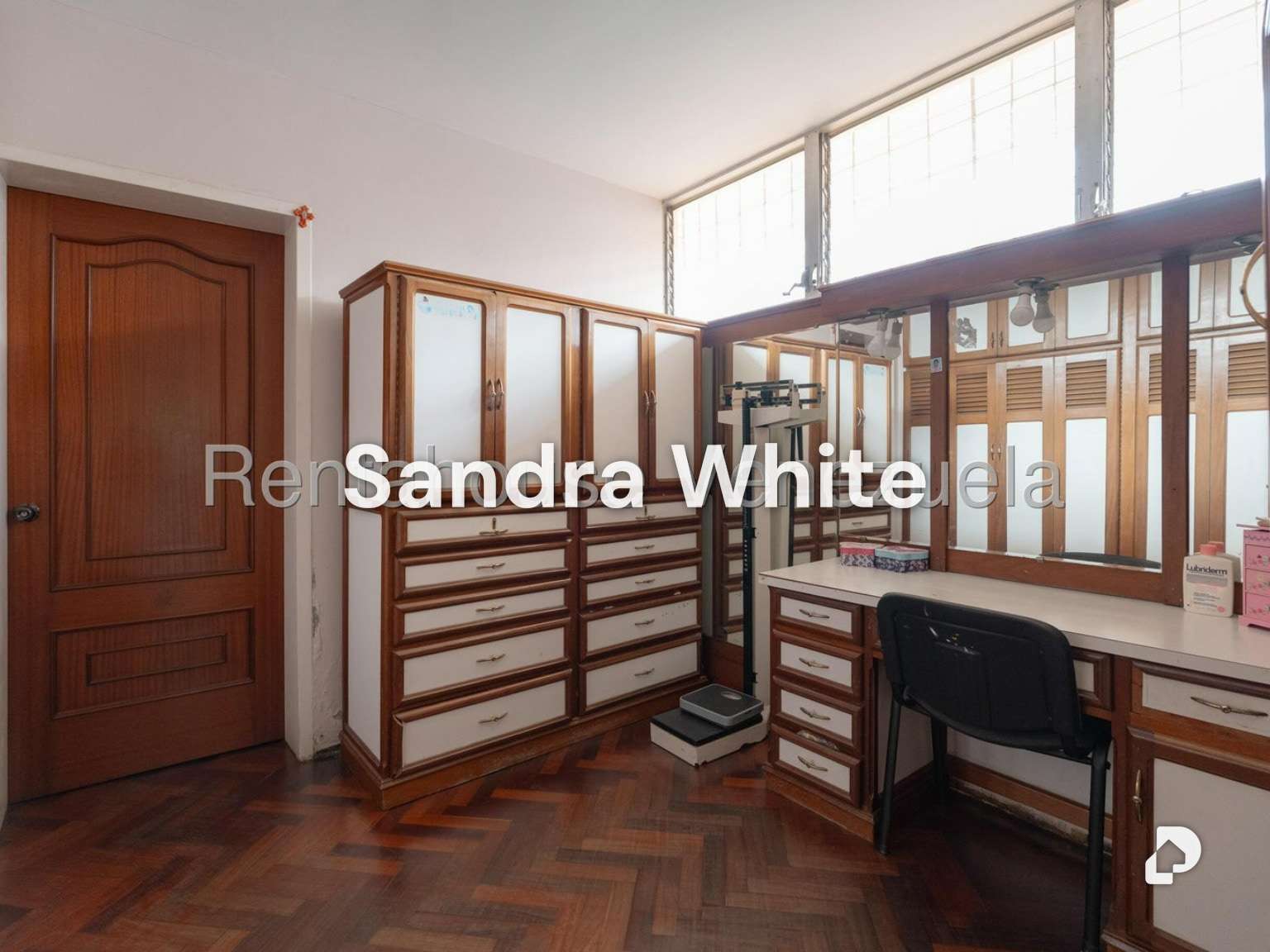 Casa en Prados del Este. 27-4428, Caracas – 6