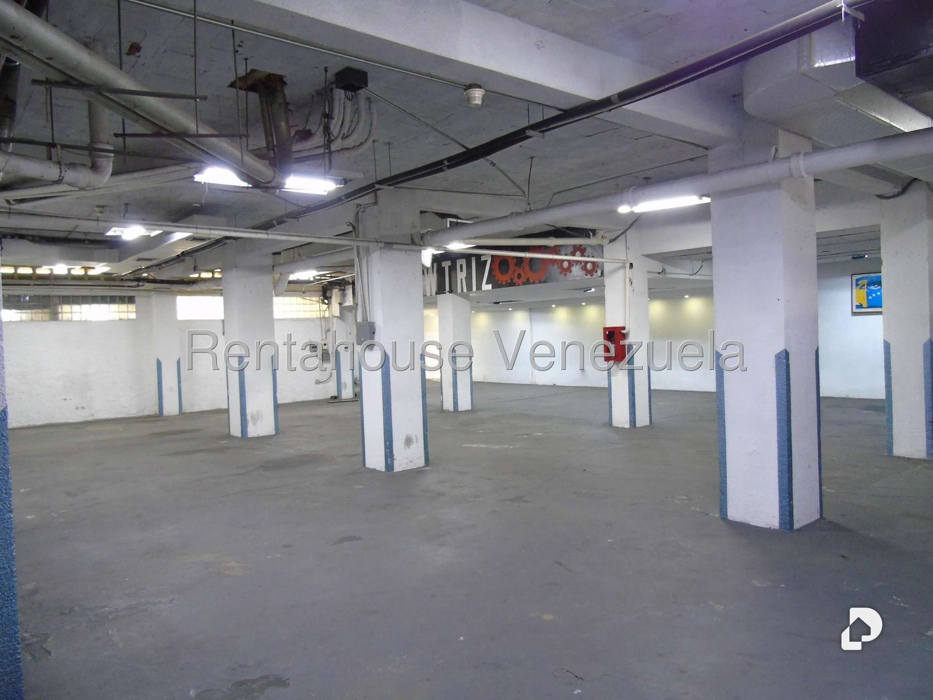 Local comercial en Los Palos Grandes, Caracas – 29