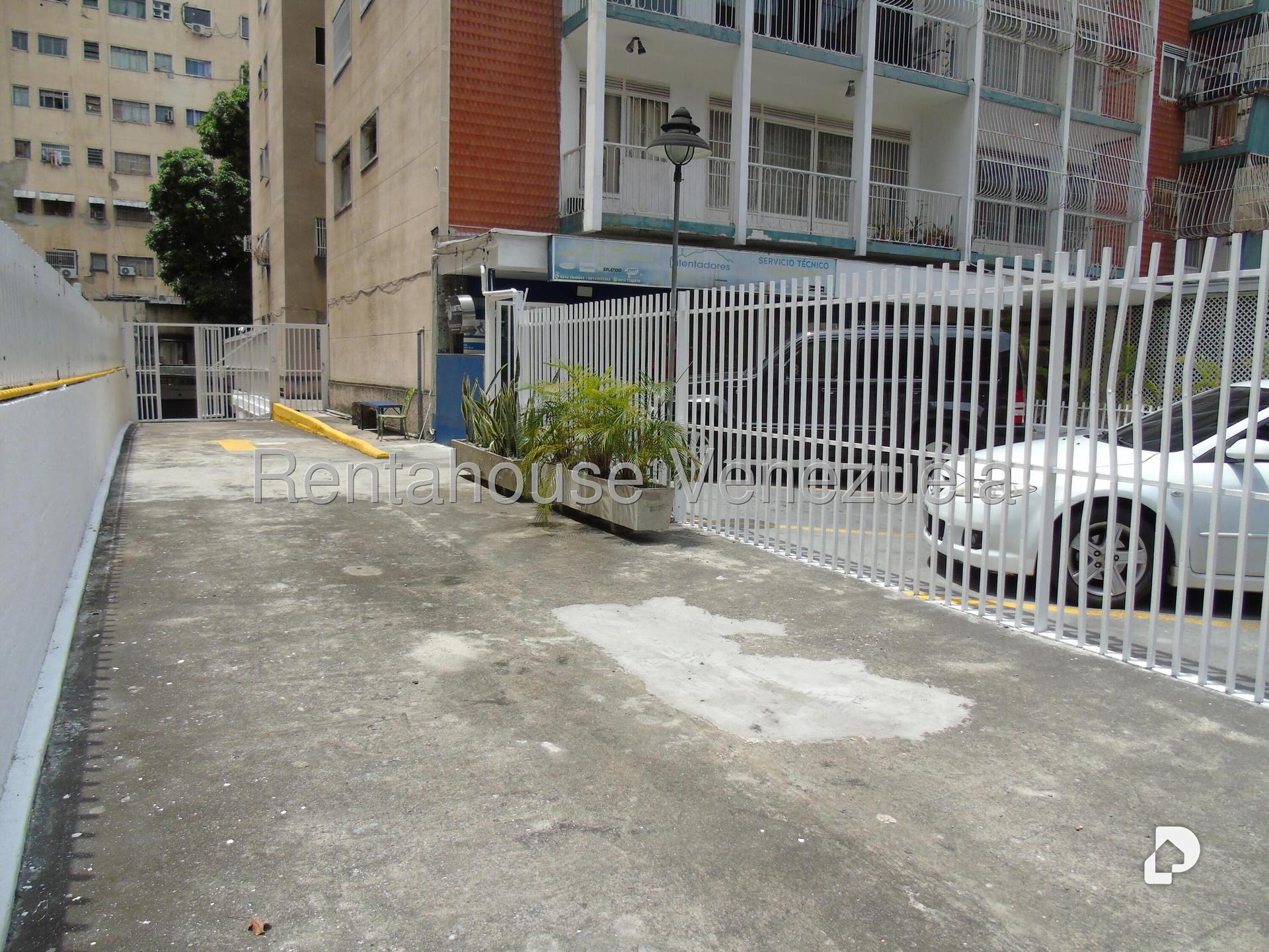 Local comercial en Los Palos Grandes, Caracas – 5