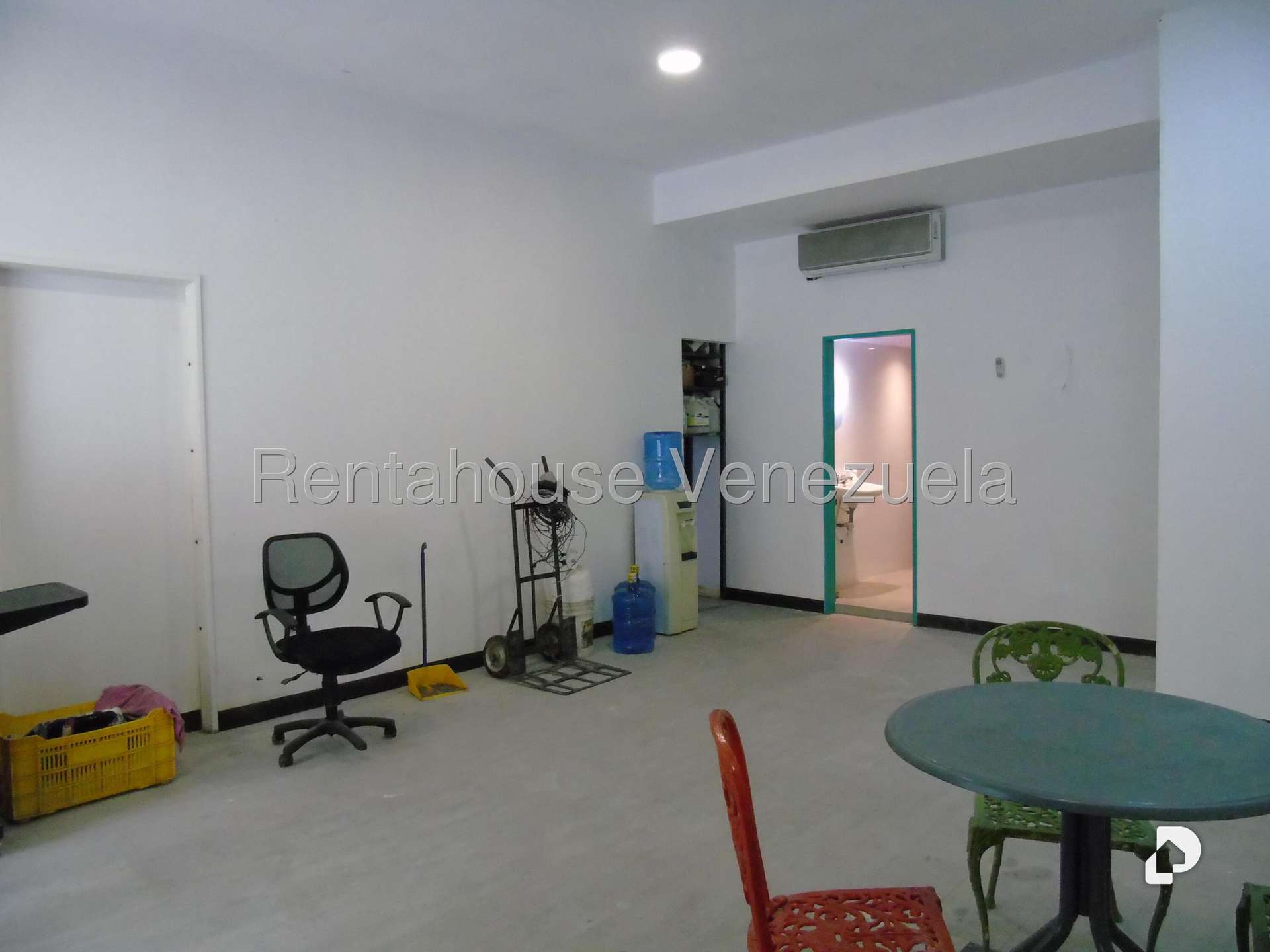 Local comercial en Los Palos Grandes, Caracas – 18