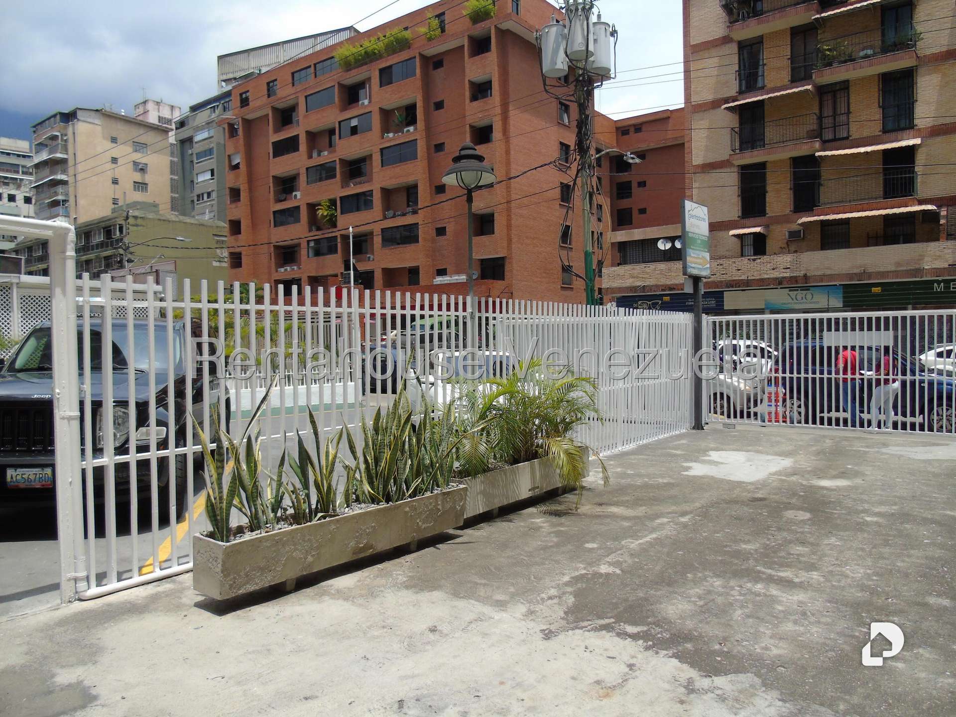Local comercial en Los Palos Grandes, Caracas – 8
