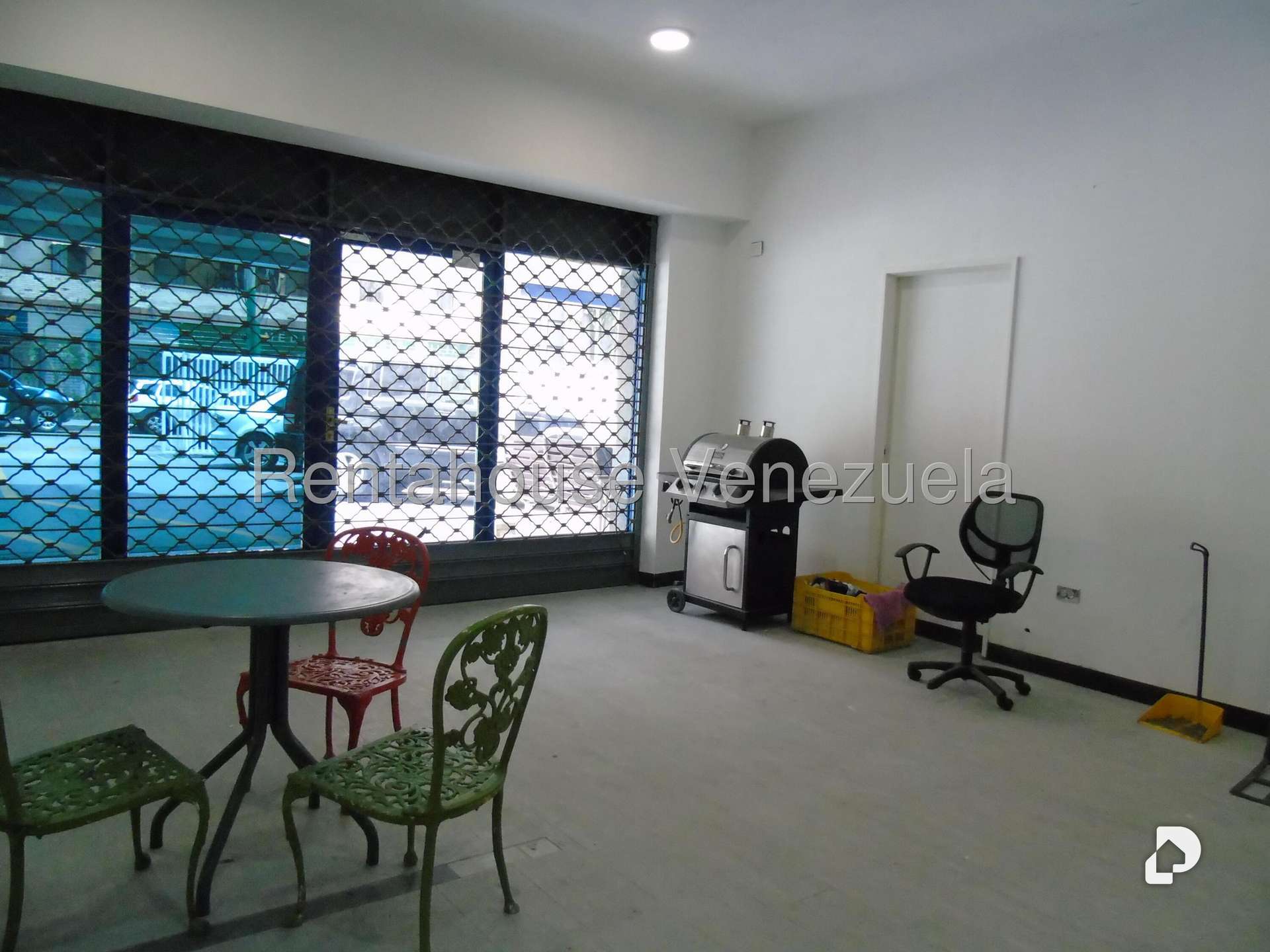 Local comercial en Los Palos Grandes, Caracas – 20