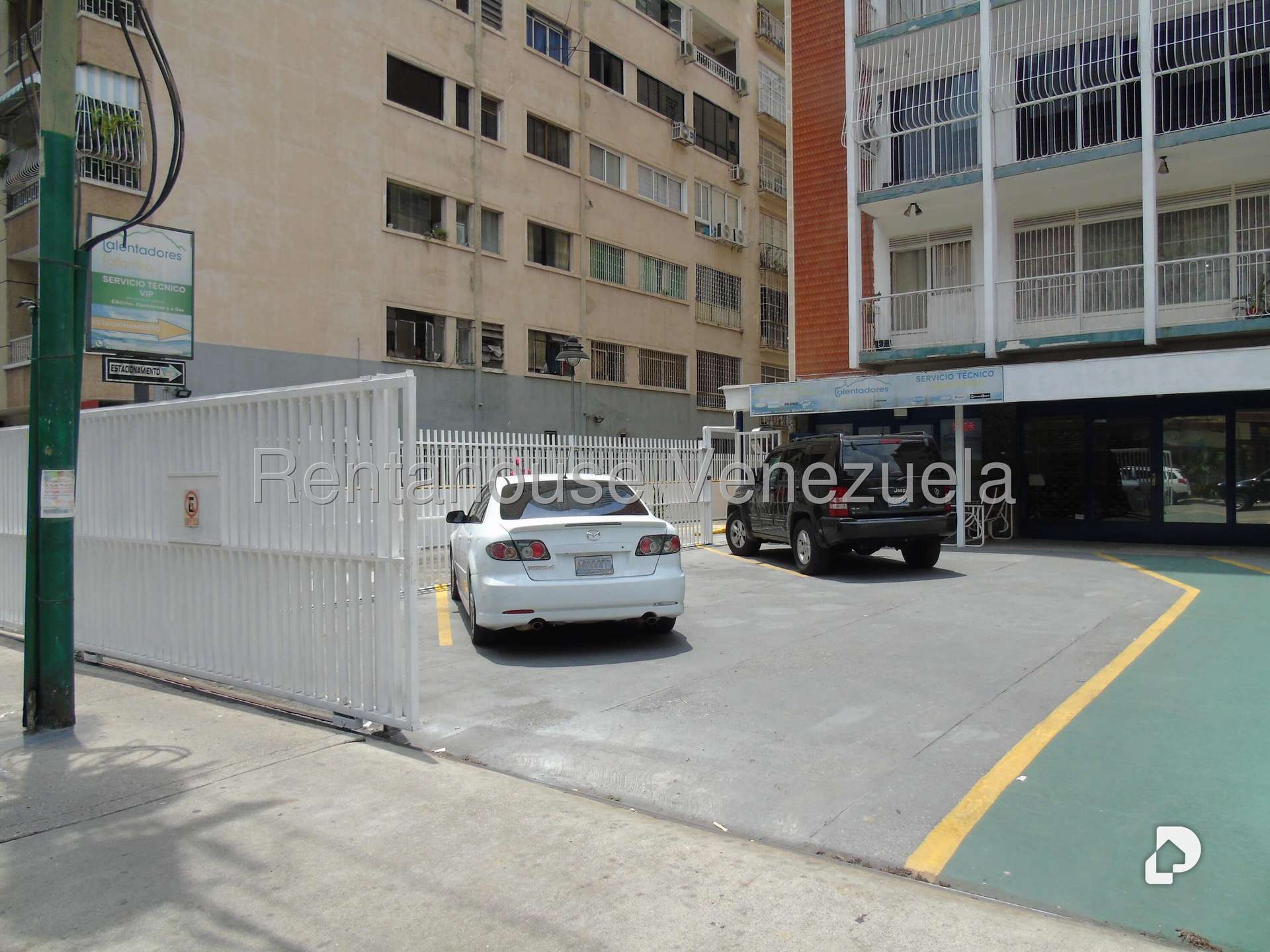 Local comercial en Los Palos Grandes, Caracas – 6