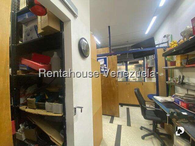 Local comercial en Los Palos Grandes, Caracas – 14