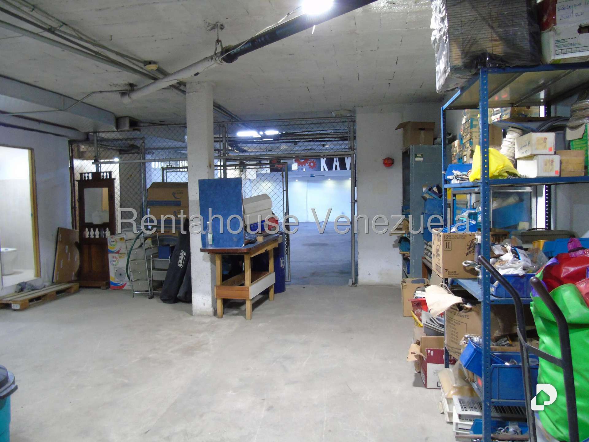 Local comercial en Los Palos Grandes, Caracas – 38