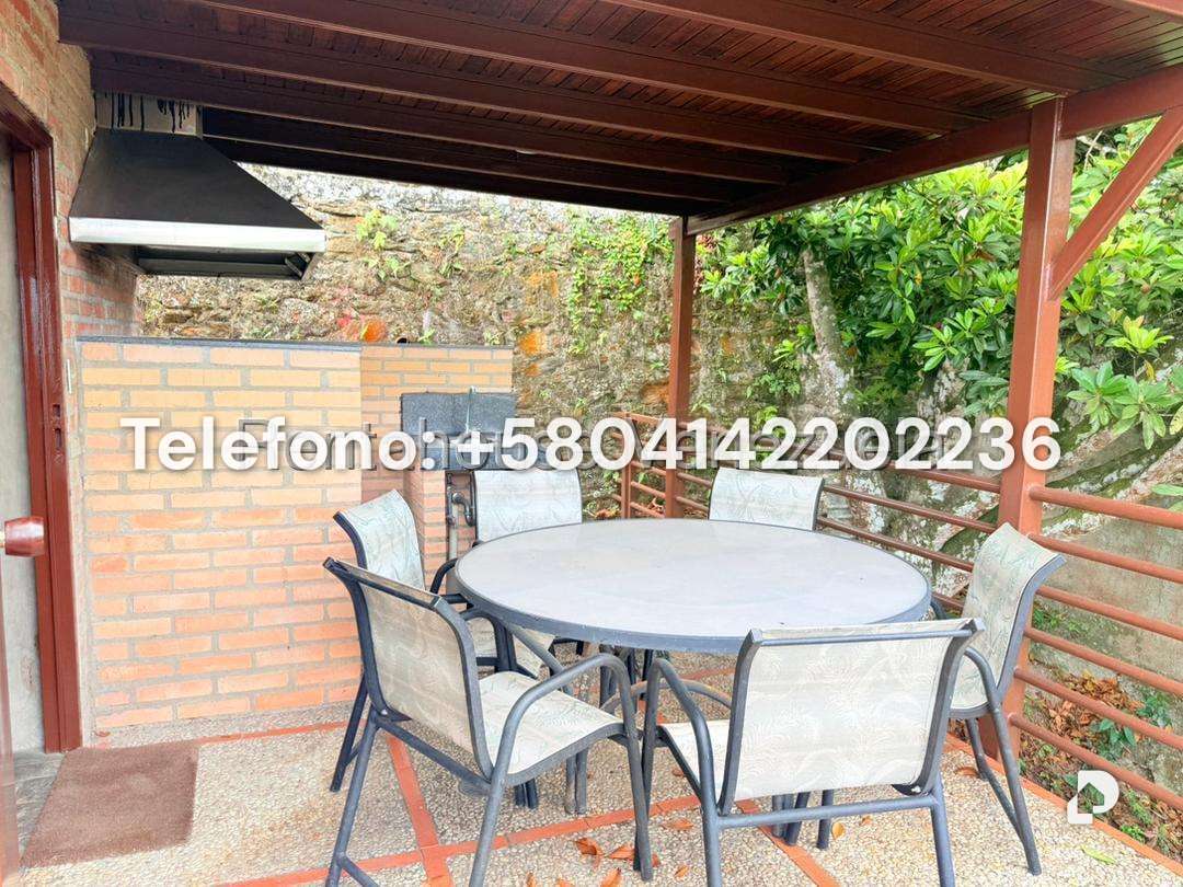 Casa en Lomas de La Lagunita, Caracas – 35