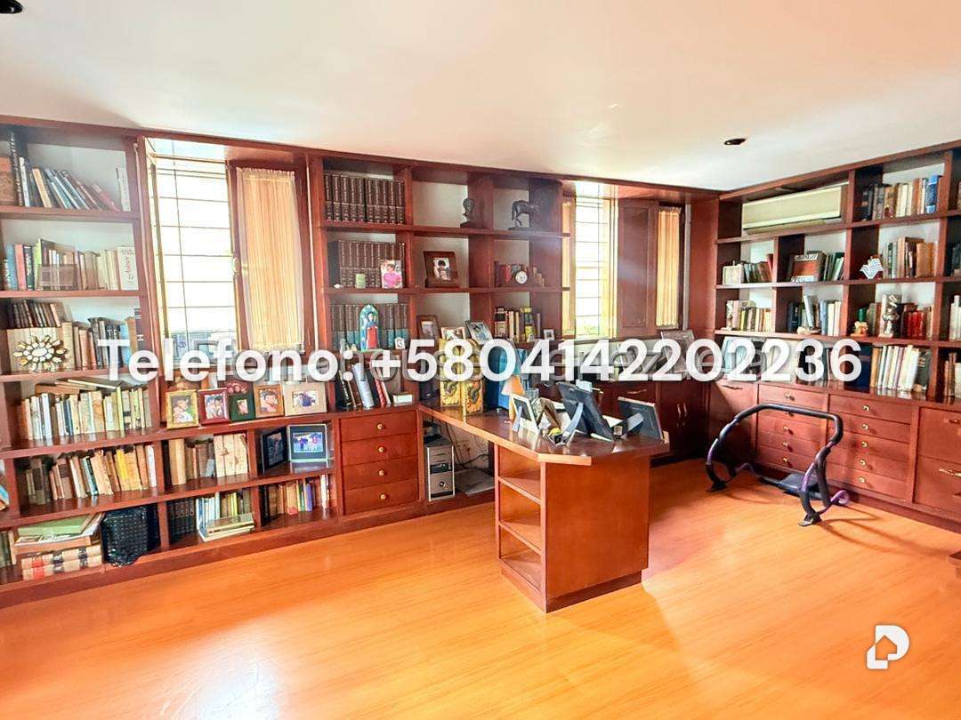 Casa en Lomas de La Lagunita, Caracas – 17