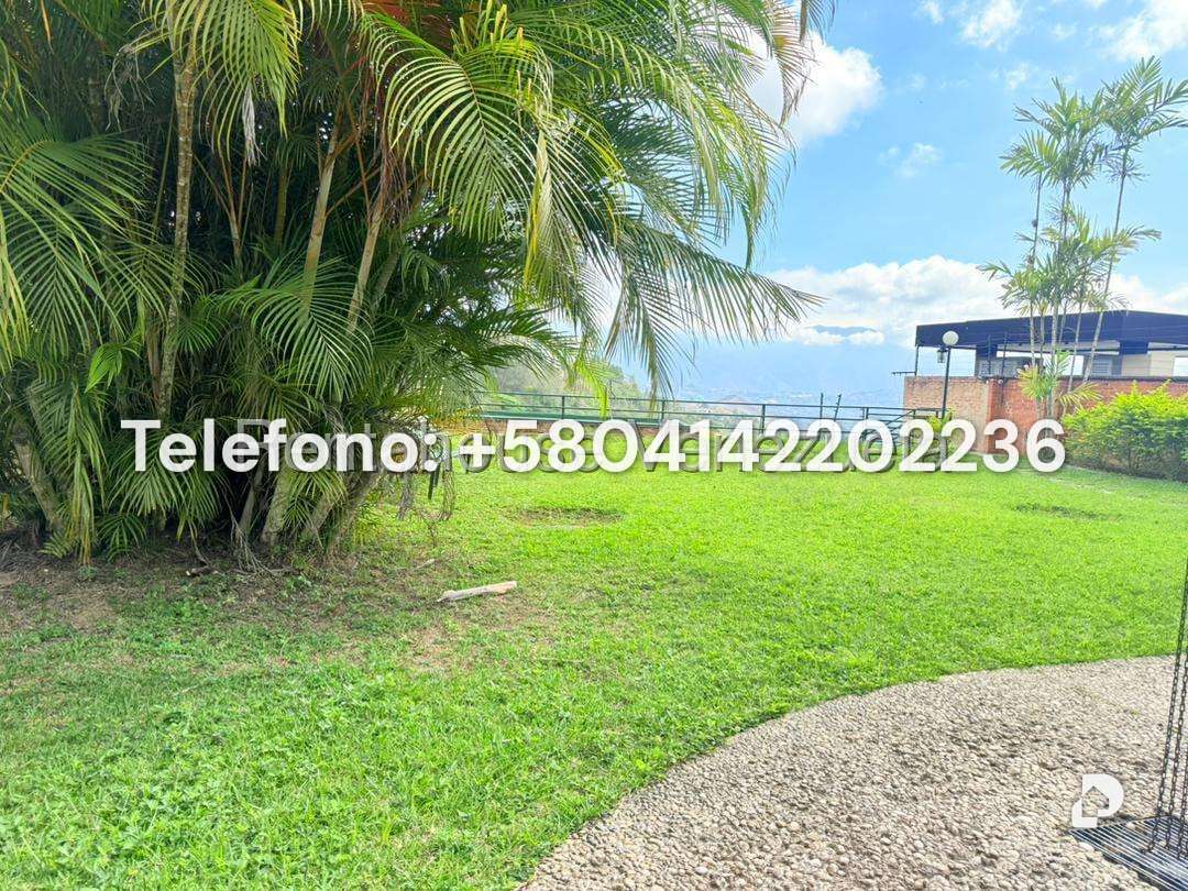 Casa en Lomas de La Lagunita, Caracas – 37