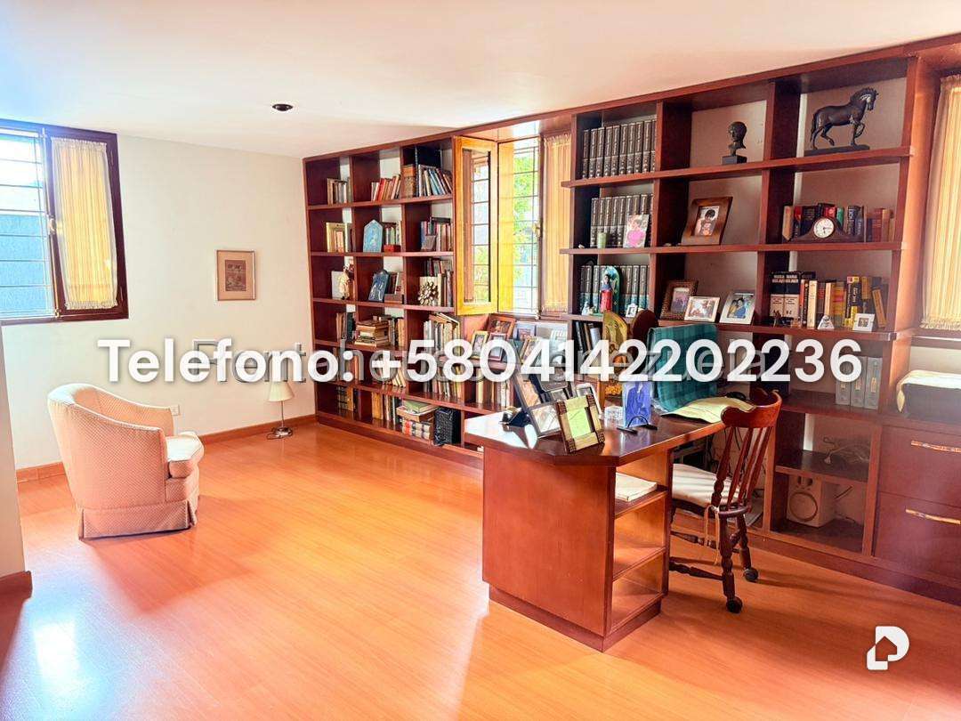 Casa en Lomas de La Lagunita, Caracas – 18