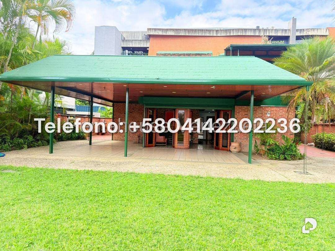 Casa en Lomas de La Lagunita, Caracas – 38