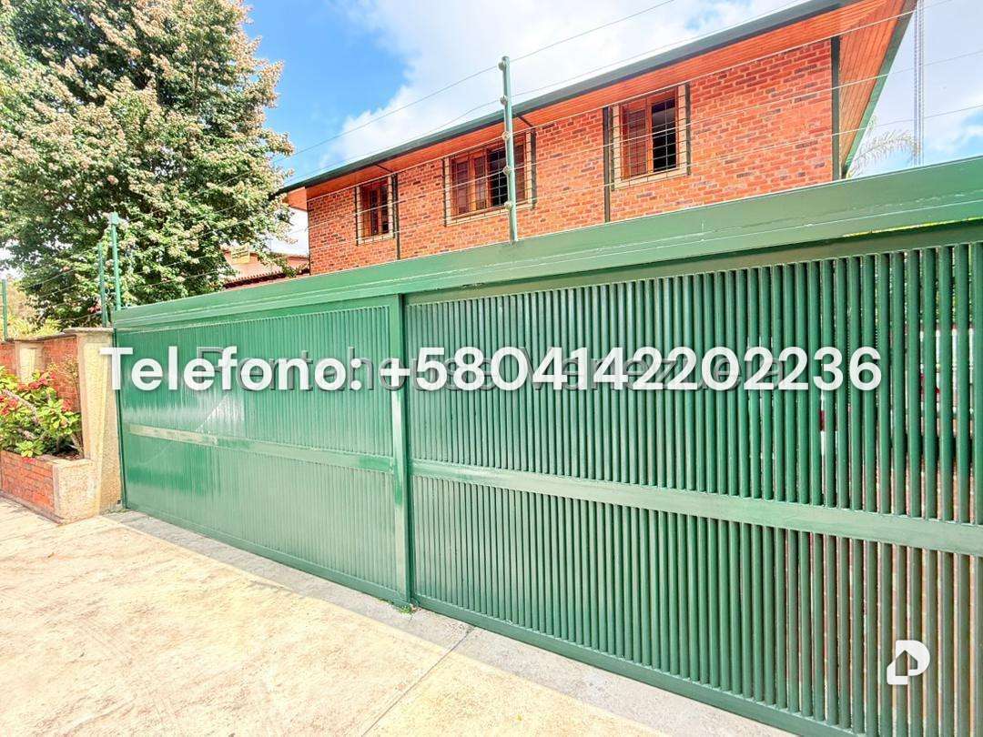 Casa en Lomas de La Lagunita, Caracas – 46