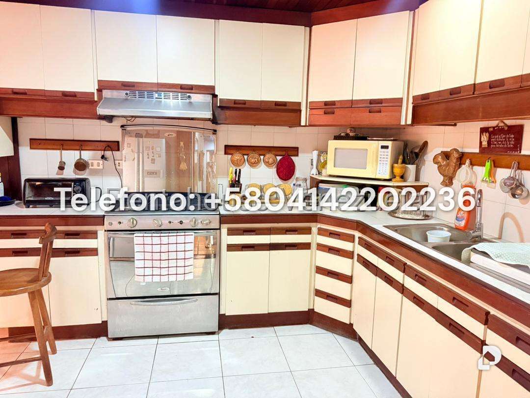 Casa en Lomas de La Lagunita, Caracas – 25