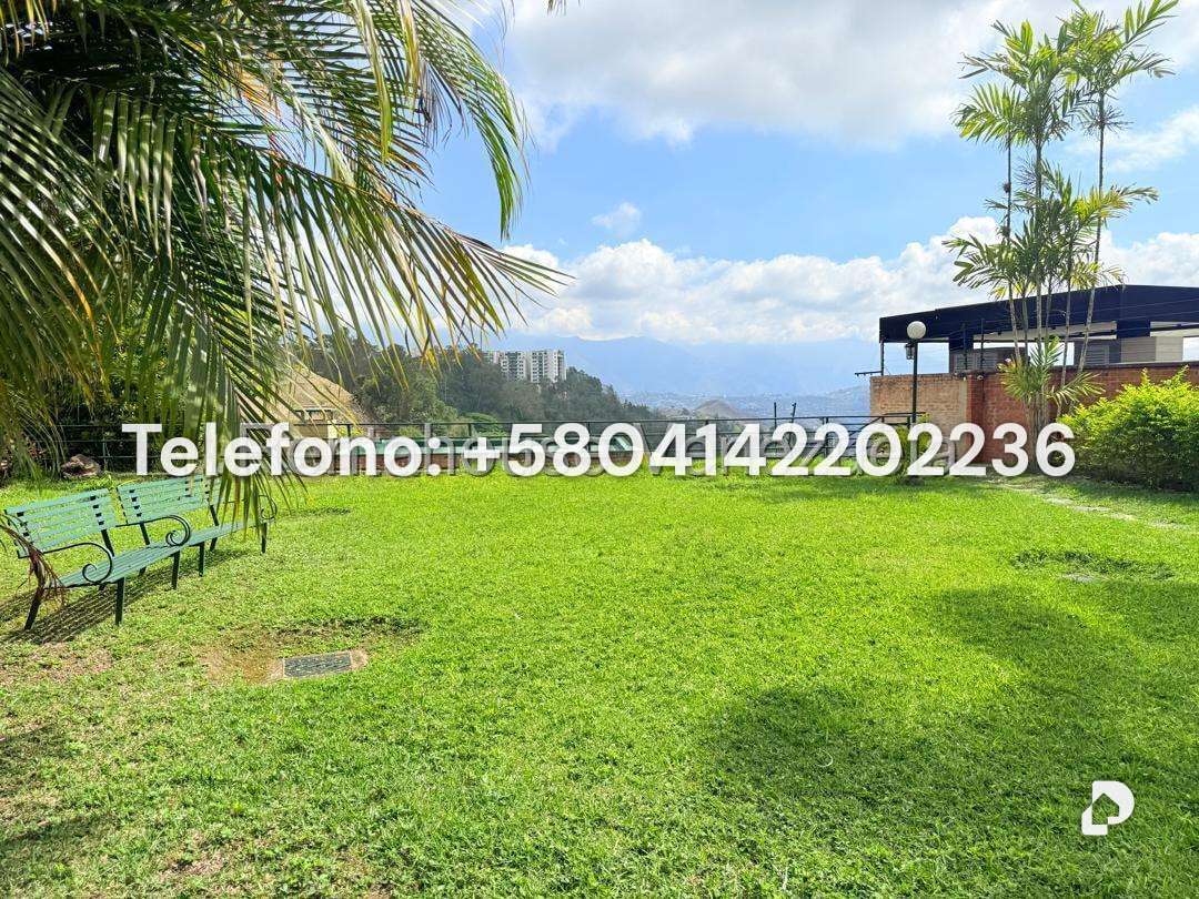 Casa en Lomas de La Lagunita, Caracas – 43