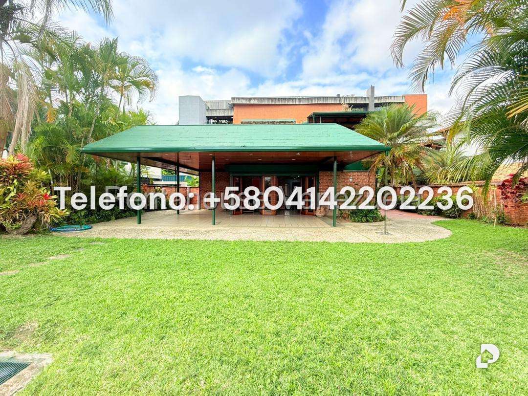 Casa en Lomas de La Lagunita, Caracas – 39