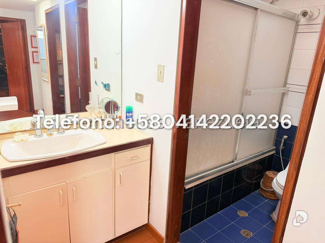 Casa en Lomas de La Lagunita, Caracas – 23