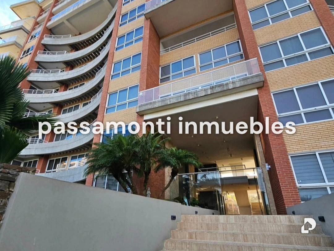 Apartamento en Puerto Moreno, Pampatar – 1