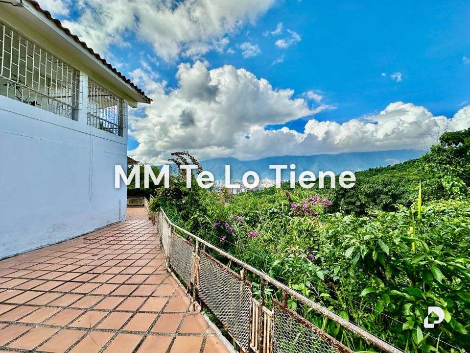 House in San Román, Caracas – 25