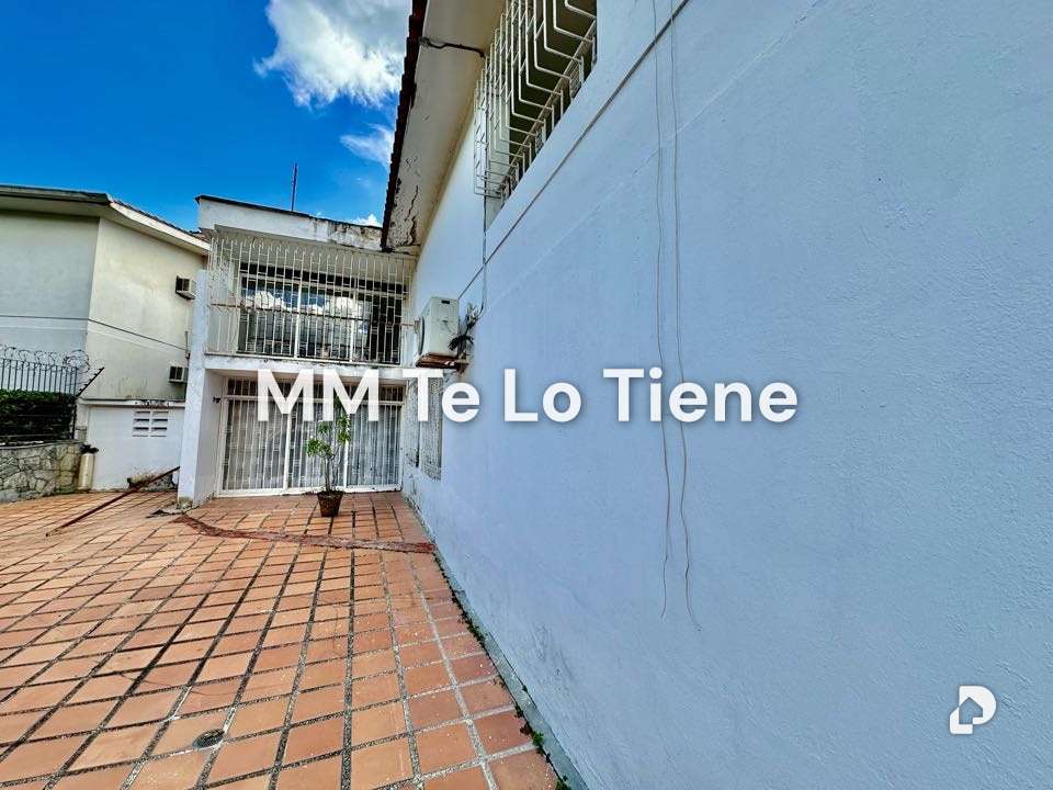 House in San Román, Caracas – 23