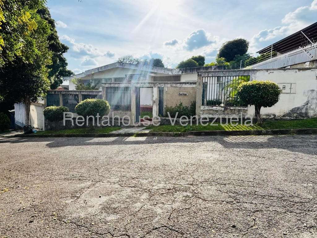 House in El Marqués, Caracas - 1