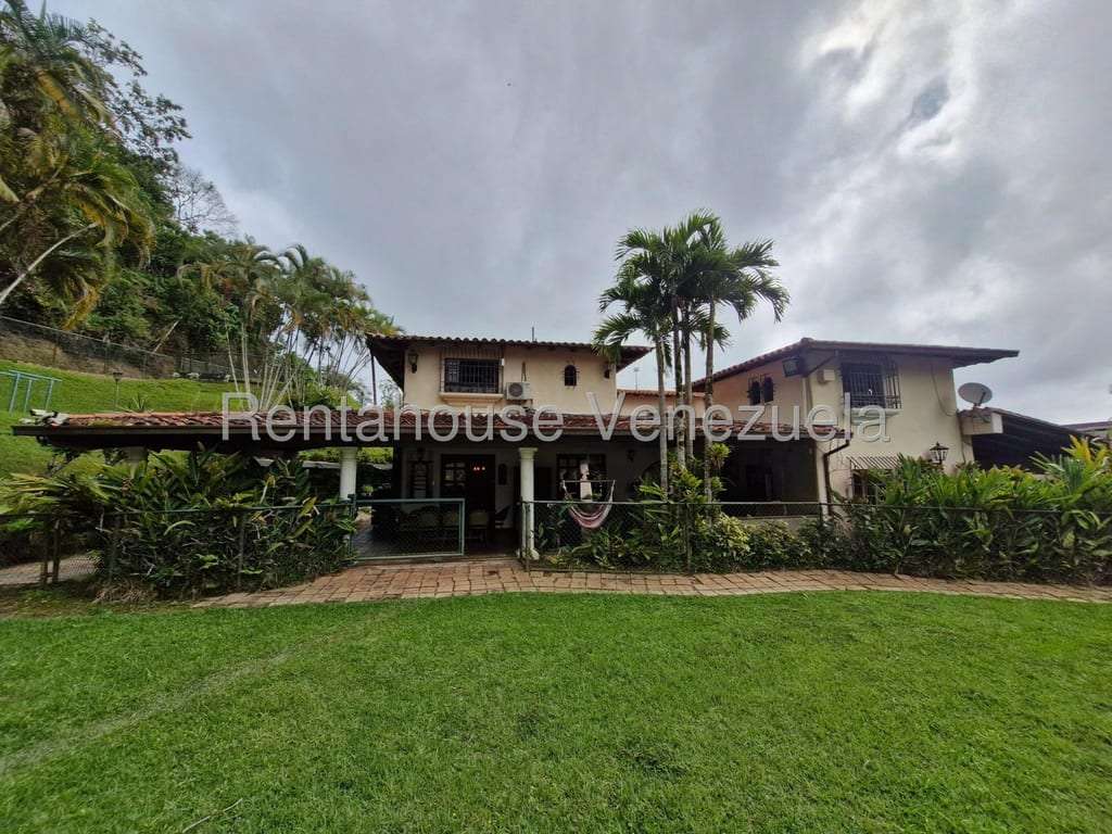 Casa en La Lagunita Country Club, Caracas