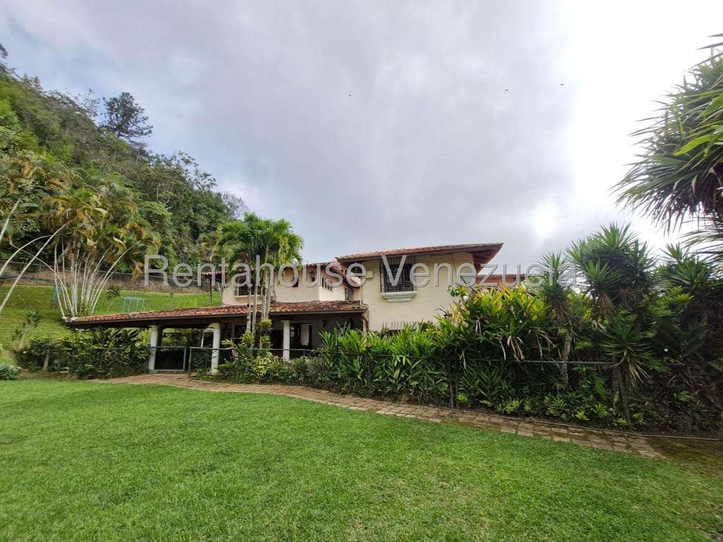 Casa en La Lagunita Country Club, Caracas