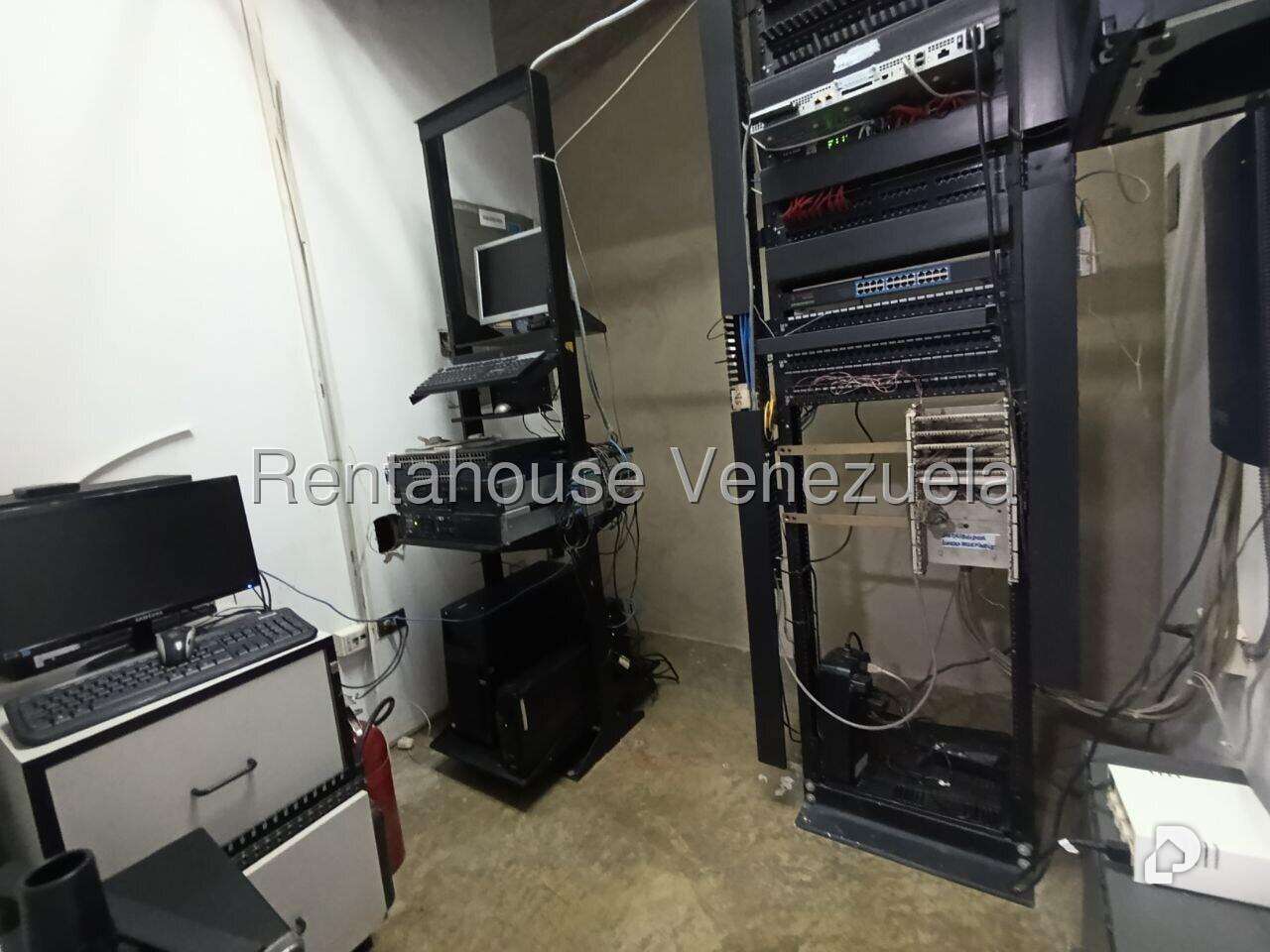 Oficina en Bello Monte, Caracas – 28