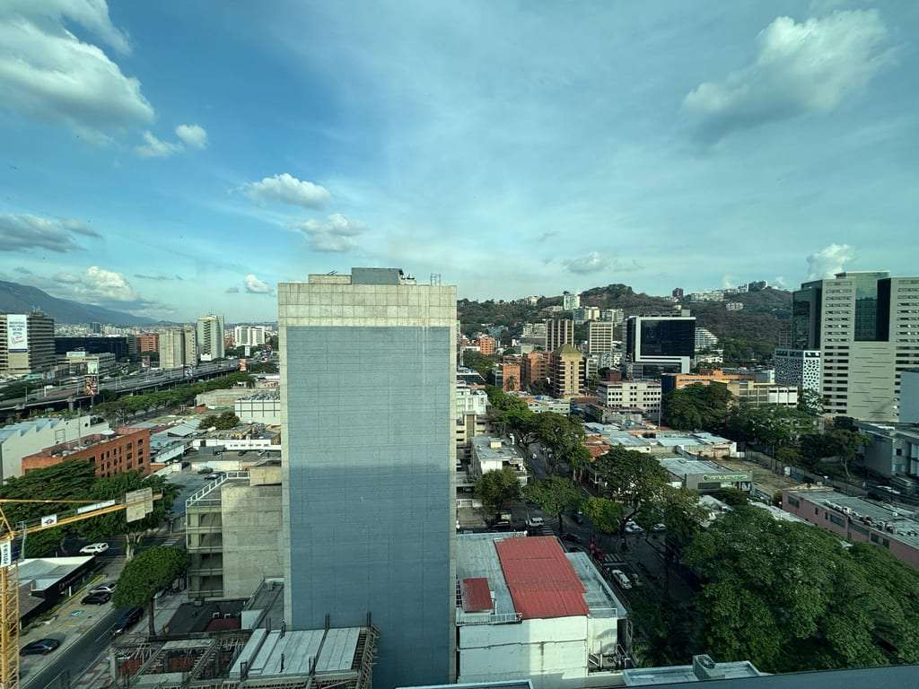 Oficina en Las Mercedes, Caracas - 1