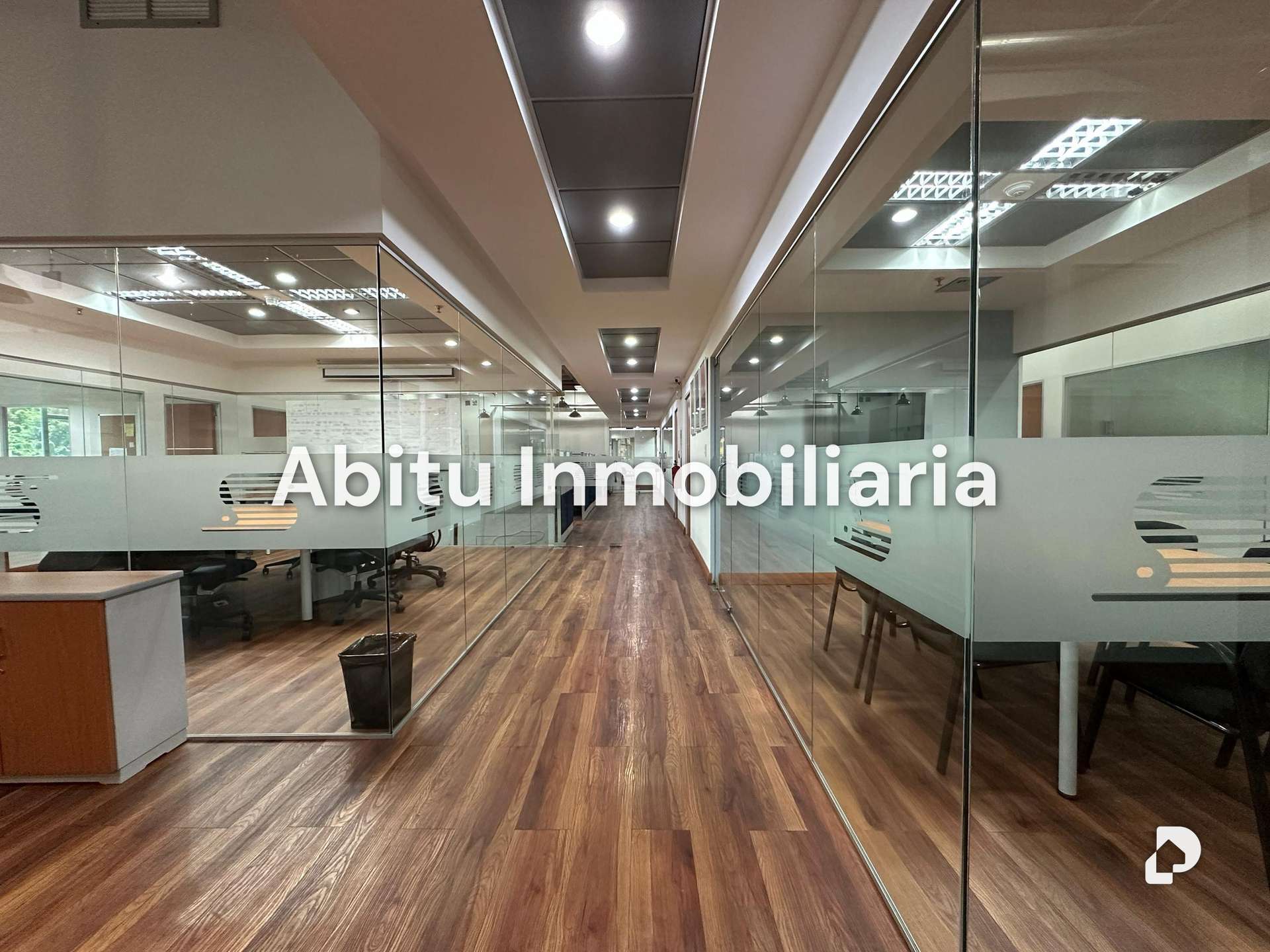 Office in La Trinidad, Caracas – 12
