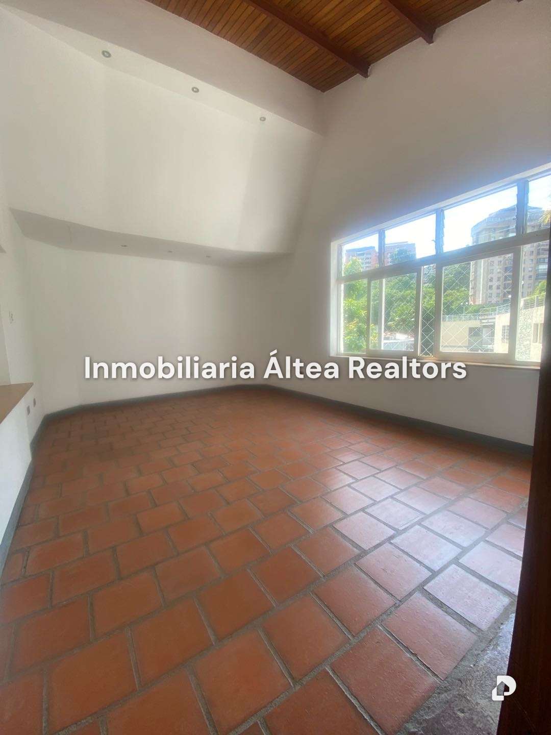 Local comercial en Colinas de Bello Monte, Caracas – 11