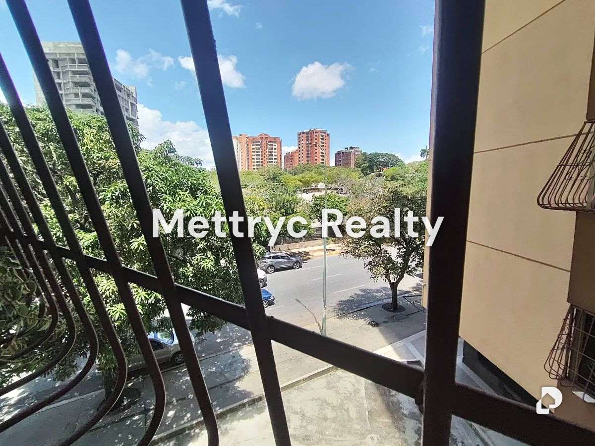 Apartamento en Del Este, Barquisimeto – 35