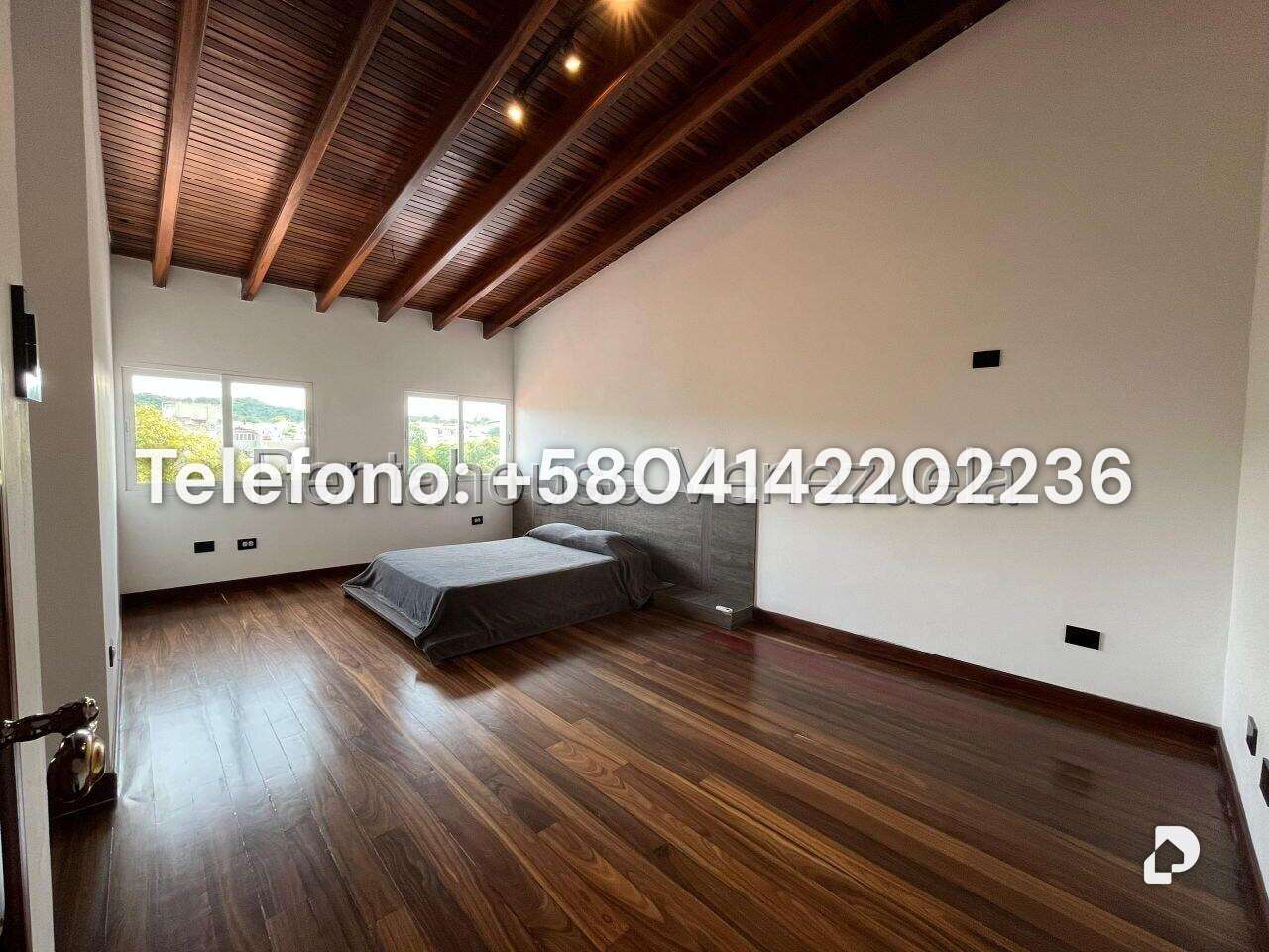 Casa en Cumbres de Curumo, Caracas – 37