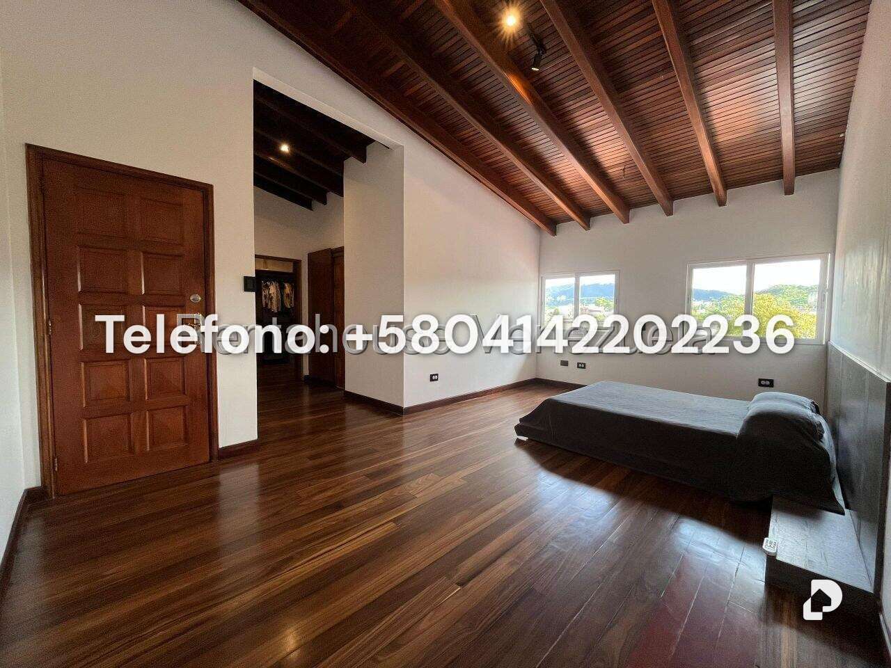 Casa en Cumbres de Curumo, Caracas – 36