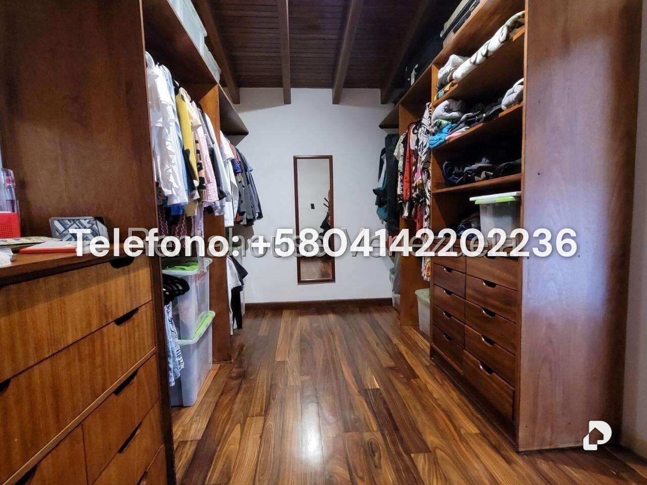 Casa en Cumbres de Curumo, Caracas – 39