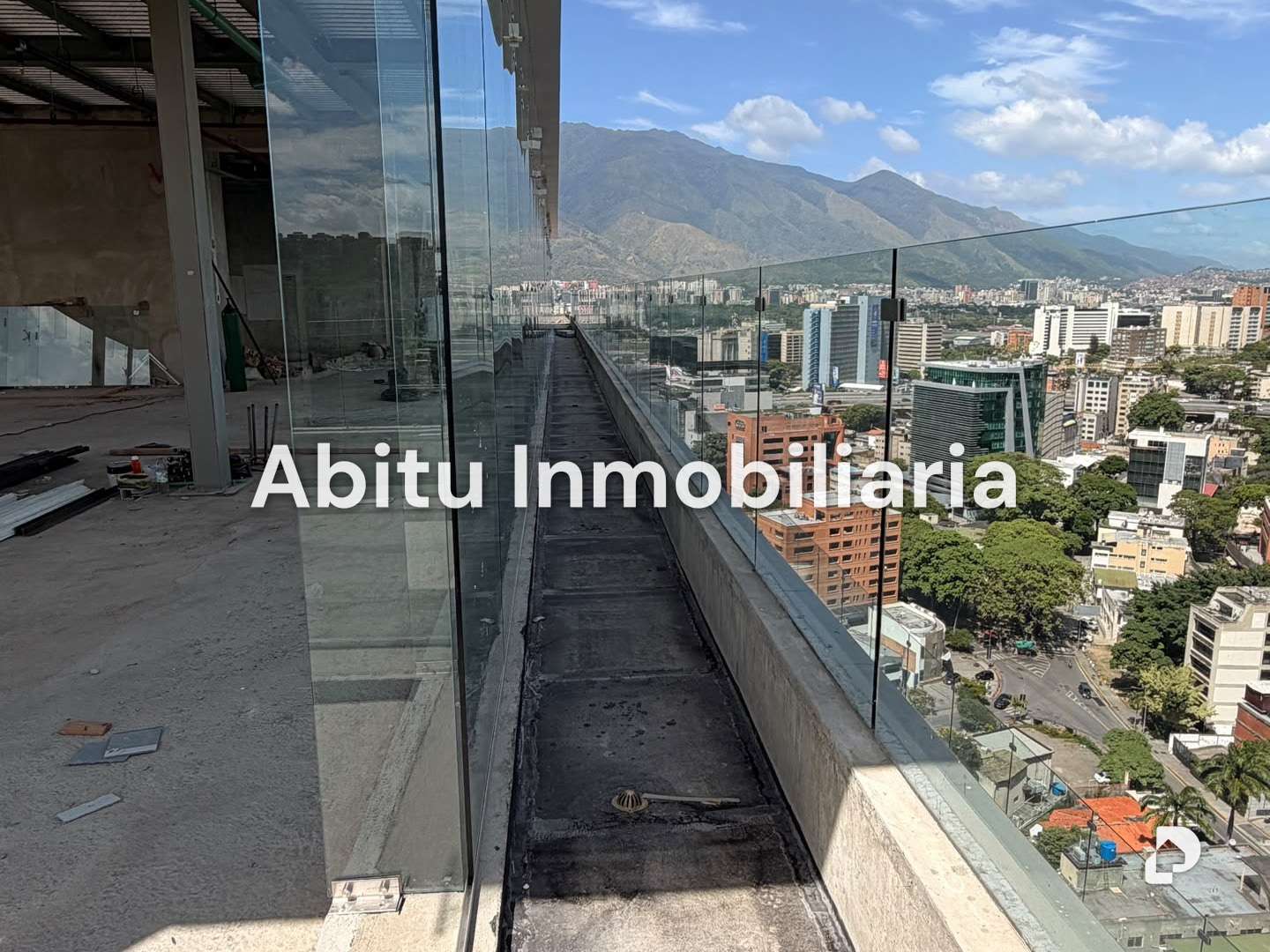 Local comercial en Las Mercedes, Caracas – 13