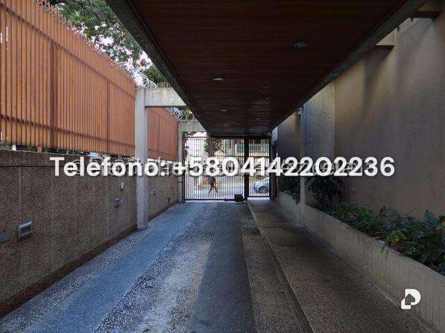 Apartamento en Los Palos Grandes, Caracas – 16