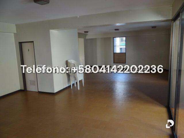 Apartamento en Los Palos Grandes, Caracas – 13
