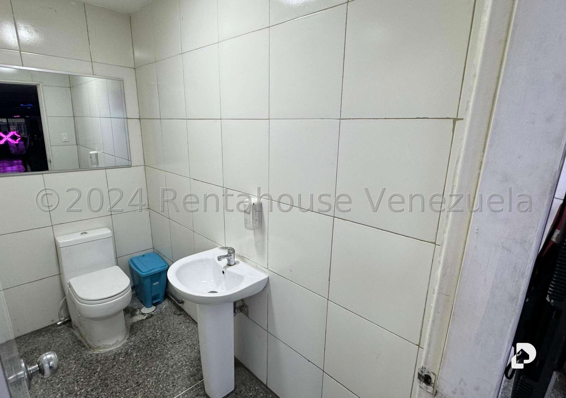 Local comercial en Catia, Caracas – 28
