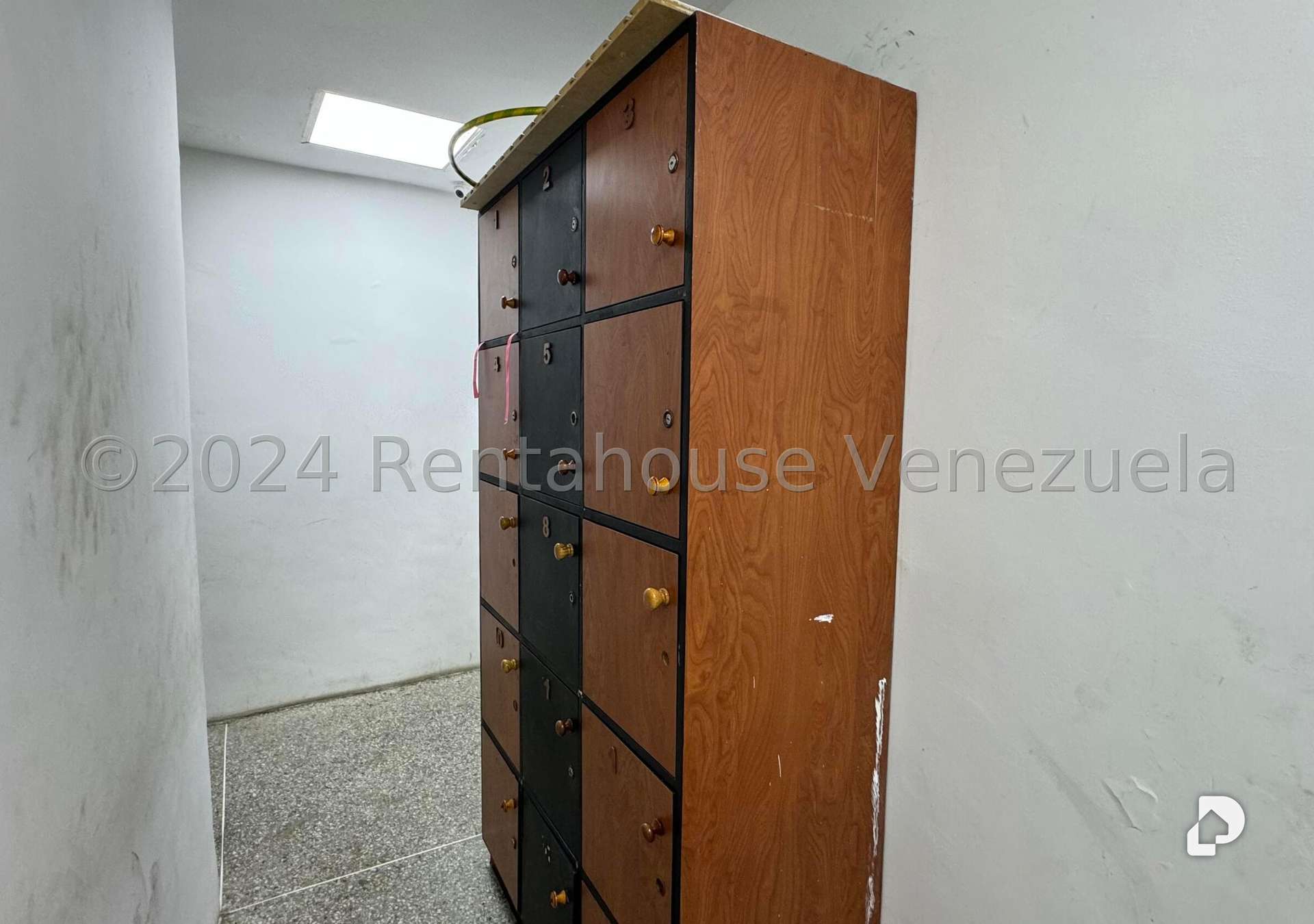 Local comercial en Catia, Caracas – 24
