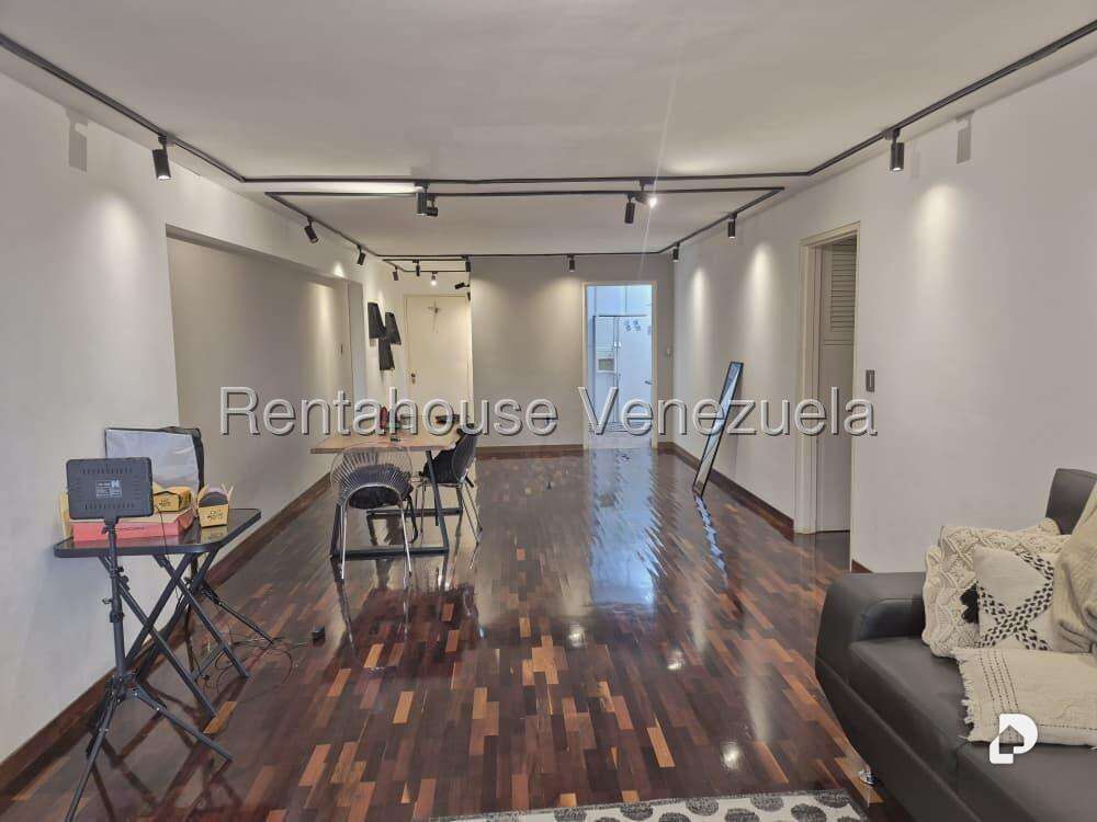 Apartamento en El Cigarral, Caracas – 12