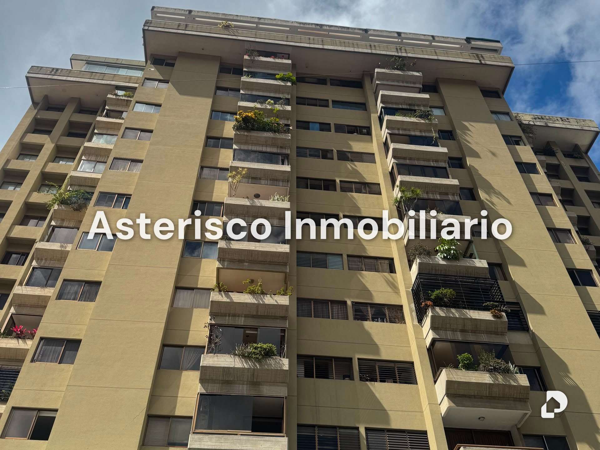 Apartamento en Los Palos Grandes, Caracas – 12