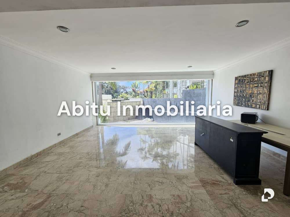 House in Country Club, Caracas – 11