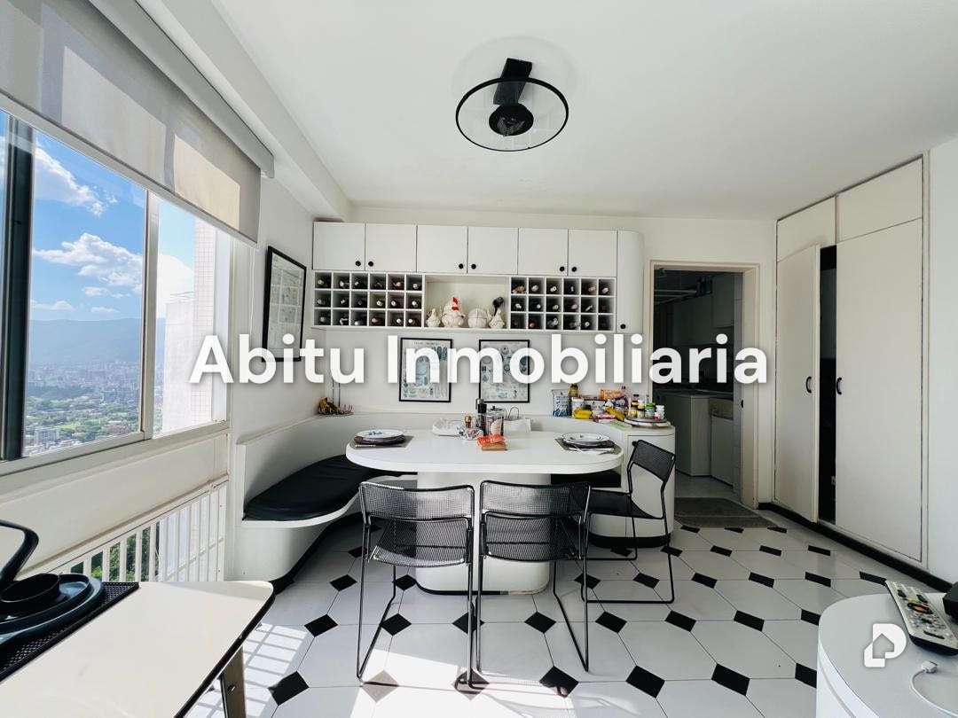 Apartamento en Lomas de San Román, Caracas – 14