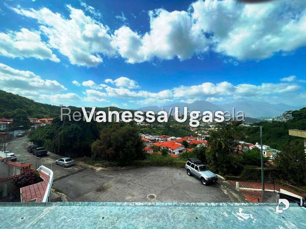 Casa en Alto Prado, Caracas – 12