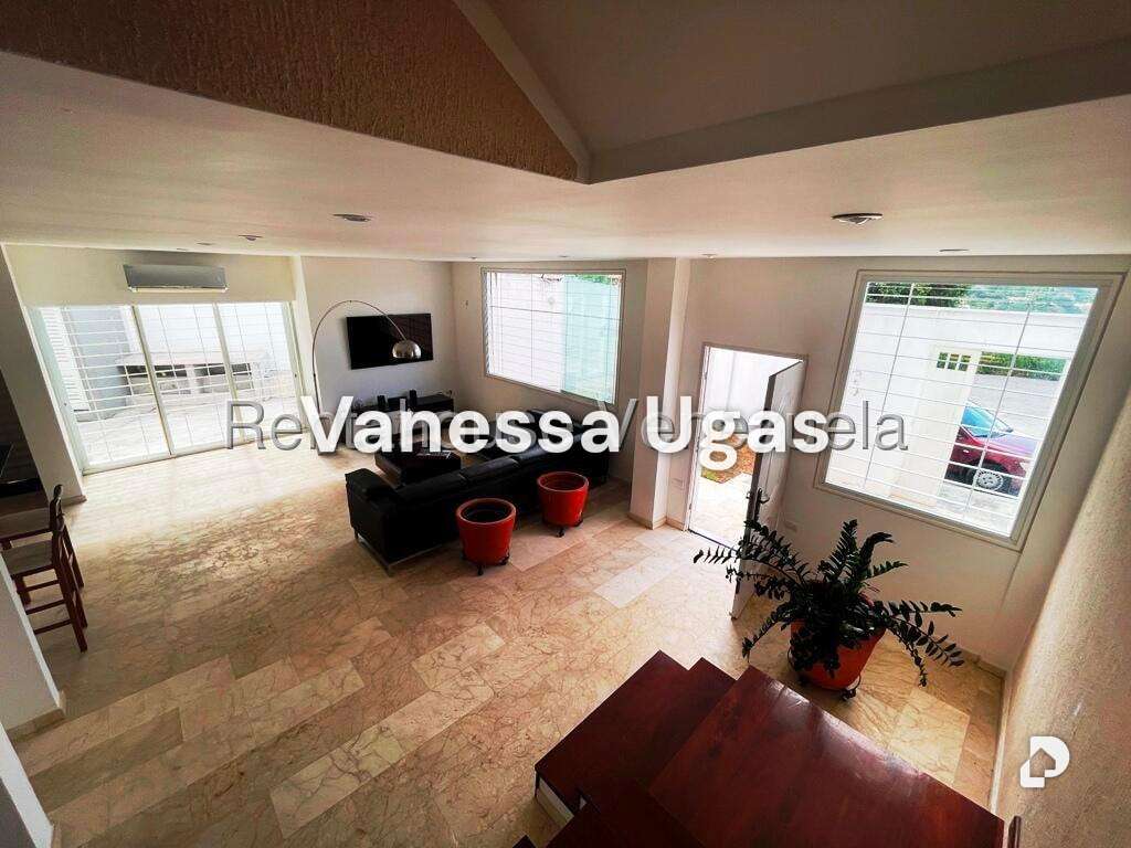 Casa en Alto Prado, Caracas – 16