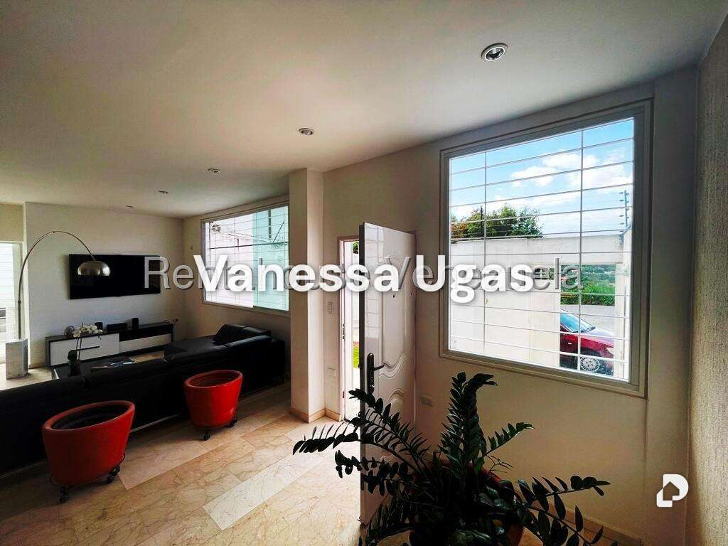 Casa en Alto Prado, Caracas – 15