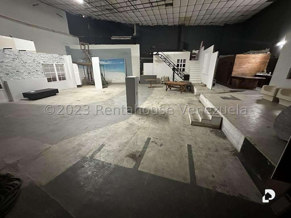 Local comercial en El Llanito, Caracas – 12
