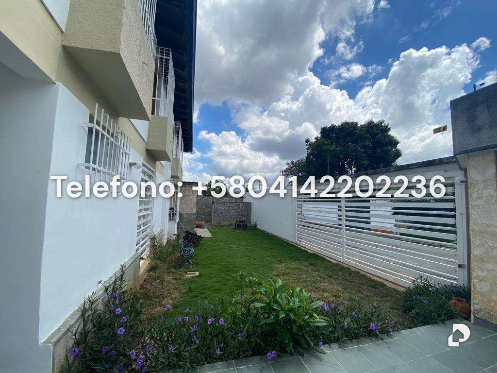 Casa en Prados del Este, Caracas – 30