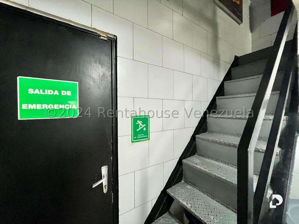 Local comercial en El Recreo, Caracas – 14